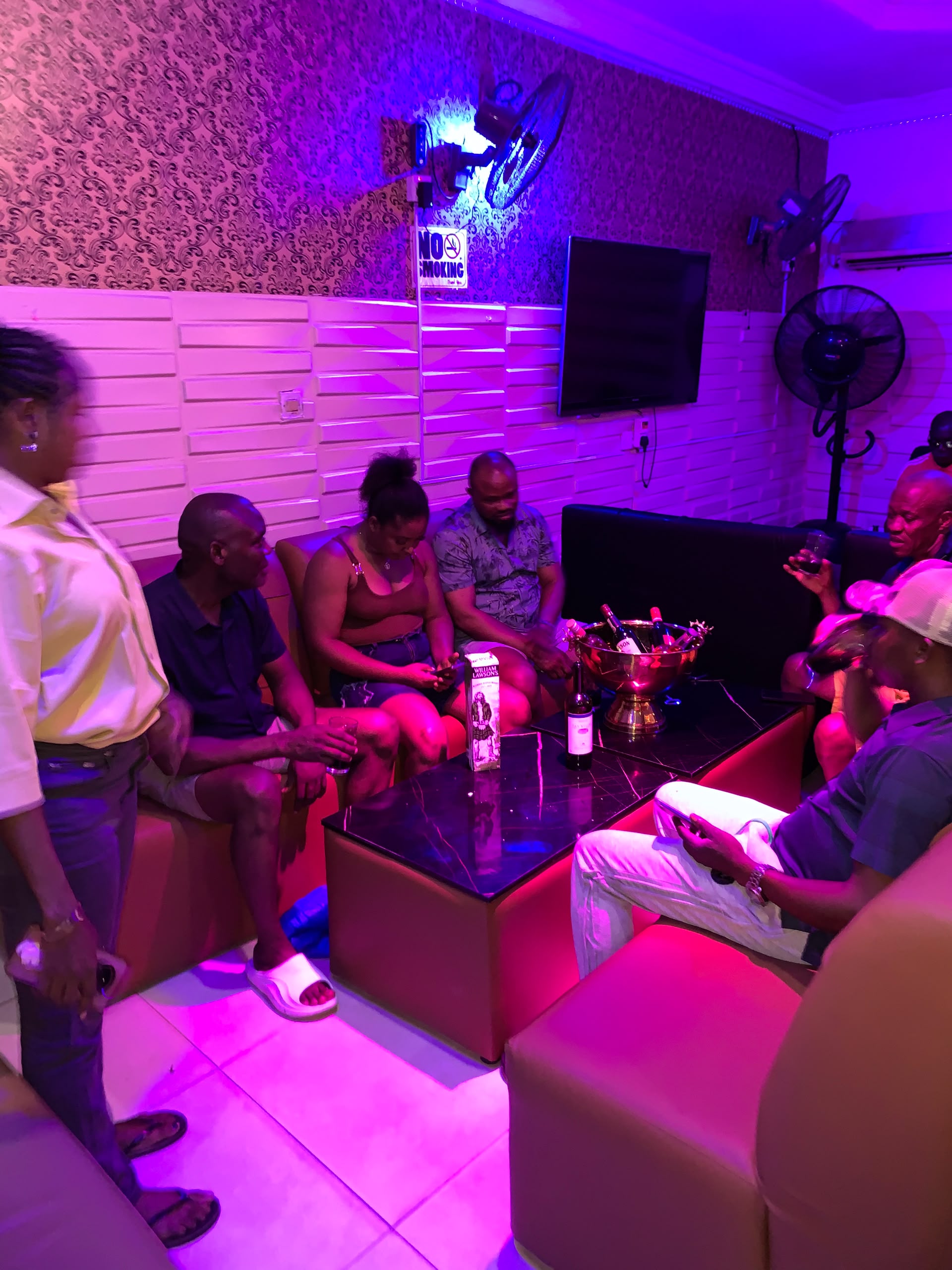Restaurant dining room at Diamond Groove Hotel & Suites