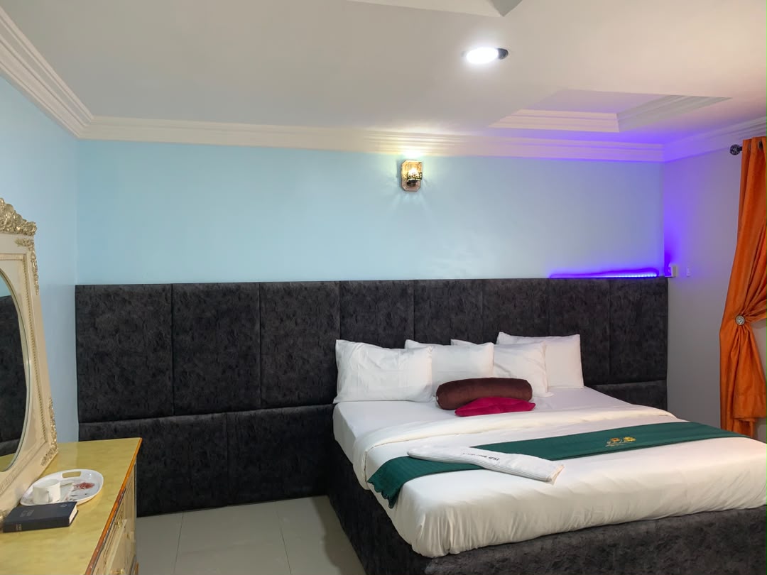 Deluxe at Diamond Groove Hotel & Suites
